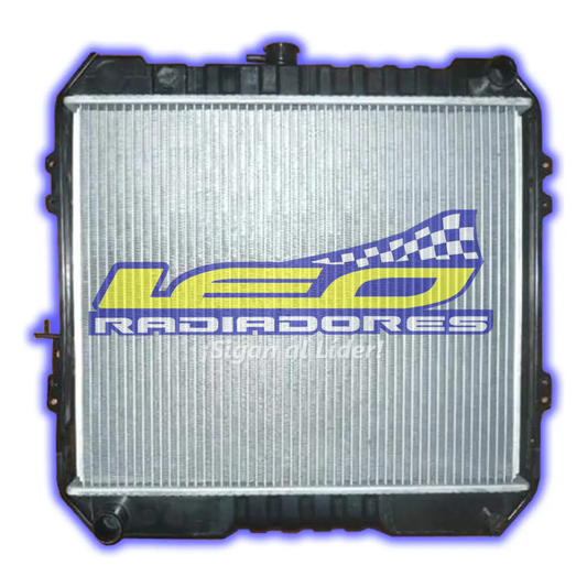 RADIADOR TOYOTA HILUX 2.4D 4 X 2 DIESEL CAÑO SUP A LA DERECHA